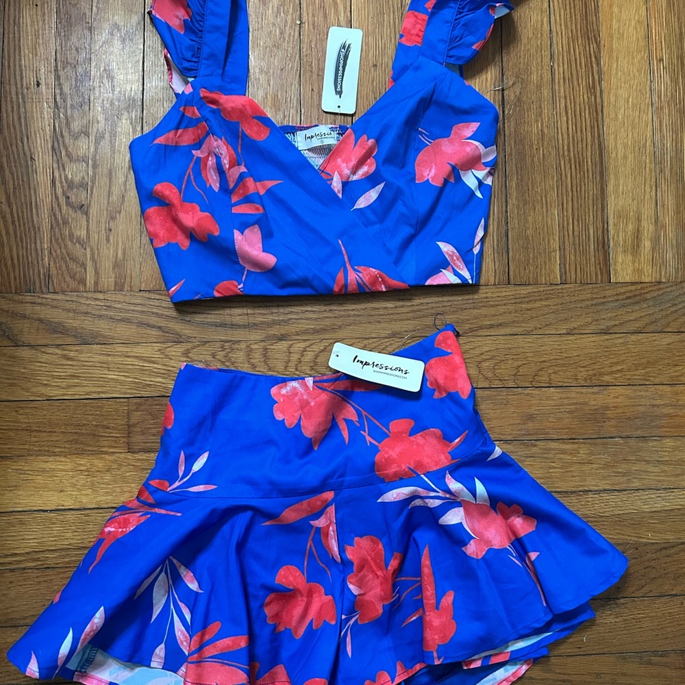 Impressions Blue and Red Floral Skirt Set